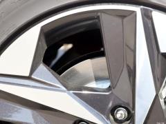2021 1,5-литровый вариатор LUX Premium Edition 2021 1.5L CVT LUX Premium Edition Фото 48 из 73