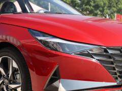 2021 1,5-литровый вариатор LUX Premium Edition 2021 1.5L CVT LUX Premium Edition Фото 17 из 73