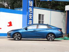 Фото Hyundai Elantra 
