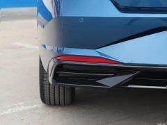 2021 1,5-литровый вариатор LUX Premium Edition 2021 1.5L CVT LUX Premium Edition Фото 58 из 215