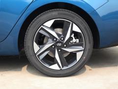 2021 1,5-литровый вариатор LUX Premium Edition 2021 1.5L CVT LUX Premium Edition Фото 49 из 215