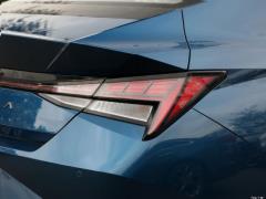 2021 1,5 л вариатор GLX Elite Edition 2021 1.5L CVT GLX Elite Edition Фото 204 из 215