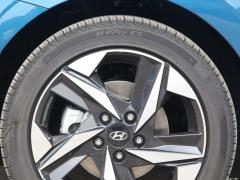 2021 1,5-литровый вариатор LUX Premium Edition 2021 1.5L CVT LUX Premium Edition Фото 46 из 215