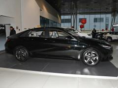 2021 1,5-литровый вариатор LUX Premium Edition 2021 1.5L CVT LUX Premium Edition Фото 7 из 49