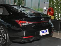 2021 1,5-литровый вариатор LUX Premium Edition 2021 1.5L CVT LUX Premium Edition Фото 39 из 49