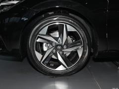 2021 1,5-литровый вариатор LUX Premium Edition 2021 1.5L CVT LUX Premium Edition Фото 25 из 49