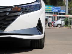 2021 1,5-литровый вариатор LUX Premium Edition 2021 1.5L CVT LUX Premium Edition Фото 24 из 73
