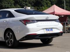 2021 1,5-литровый вариатор LUX Premium Edition 2021 1.5L CVT LUX Premium Edition Фото 50 из 73