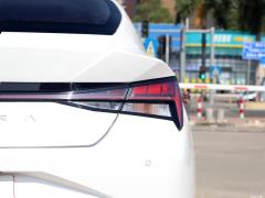 2021 1,5-литровый вариатор LUX Premium Edition 2021 1.5L CVT LUX Premium Edition Фото 59 из 73