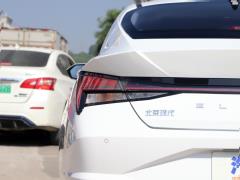 2021 1,5-литровый вариатор LUX Premium Edition 2021 1.5L CVT LUX Premium Edition Фото 53 из 73