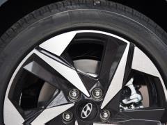 2021 1,5 л вариатор GLX Elite Edition 2021 1.5L CVT GLX Elite Edition Фото 95 из 105