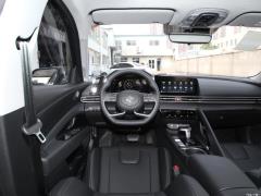 2021 1,5-литровый вариатор LUX Premium Edition 2021 1.5L CVT LUX Premium Edition Фото 195 из 544