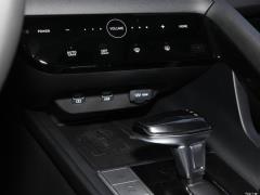 2021 1,5-литровый вариатор LUX Premium Edition 2021 1.5L CVT LUX Premium Edition Фото 252 из 544