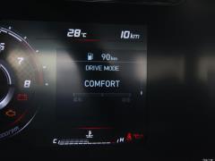 2021 1,5-литровый вариатор LUX Premium Edition 2021 1.5L CVT LUX Premium Edition Фото 218 из 544