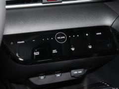 2021 1,5-литровый вариатор LUX Premium Edition 2021 1.5L CVT LUX Premium Edition Фото 251 из 544