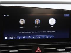 2021 1,5-литровый вариатор LUX Premium Edition 2021 1.5L CVT LUX Premium Edition Фото 227 из 544