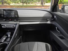 Фото Hyundai Elantra 