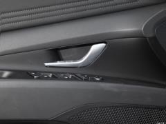 2021 1,5-литровый вариатор LUX Premium Edition 2021 1.5L CVT LUX Premium Edition Фото 469 из 544