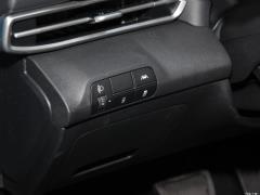 2021 1,5-литровый вариатор LUX Premium Edition 2021 1.5L CVT LUX Premium Edition Фото 205 из 544