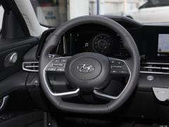 2021 1,5-литровый вариатор LUX Premium Edition 2021 1.5L CVT LUX Premium Edition Фото 198 из 544