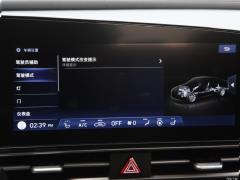 2021 1,5-литровый вариатор LUX Premium Edition 2021 1.5L CVT LUX Premium Edition Фото 236 из 544