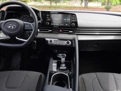 Фото Hyundai Elantra 