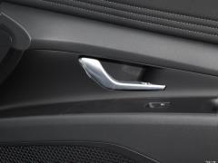 2021 1,5-литровый вариатор LUX Premium Edition 2021 1.5L CVT LUX Premium Edition Фото 496 из 544
