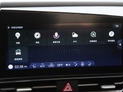 2021 1,5-литровый вариатор LUX Premium Edition 2021 1.5L CVT LUX Premium Edition Фото 223 из 544