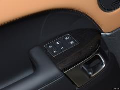 2021 3.0 L6 Сияющий черный выпуск 2021 3.0 L6 Shining Black Edition Фото 187 из 234