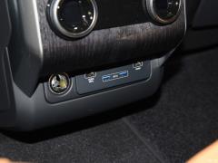 2021 3.0 L6 Сияющий черный выпуск 2021 3.0 L6 Shining Black Edition Фото 205 из 234