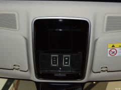 2021 3.0 L6 Сияющий черный выпуск 2021 3.0 L6 Shining Black Edition Фото 226 из 234
