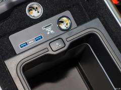 2021 5.0 SC V8 SVR Racing Green Custom Edition 2021 5.0 SC V8 SVR Racing Green Custom Edition Фото 140 из 234