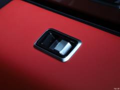 2021 3.0 L6 Сияющий черный выпуск 2021 3.0 L6 Shining Black Edition Фото 251 из 319