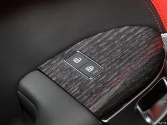 2021 3.0 L6 Сияющий черный выпуск 2021 3.0 L6 Shining Black Edition Фото 225 из 319