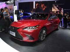 2020 260 F СПОРТ 2020 260 F SPORT Фото 7 из 98