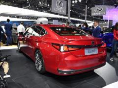 2020 260 F СПОРТ 2020 260 F SPORT Фото 8 из 98