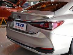 2020 300h Premium Edition 2020 300h Premium Edition Фото 37 из 49