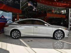2020 300h Premium Edition 2020 300h Premium Edition Фото 4 из 49