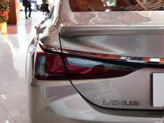 2020 300h Premium Edition 2020 300h Premium Edition Фото 38 из 49