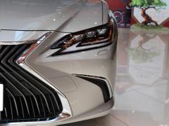 2020 300h Premium Edition 2020 300h Premium Edition Фото 17 из 49