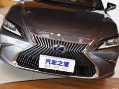 2020 300h Premium Edition 2020 300h Premium Edition Фото 6 из 50