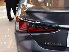 2020 300h Premium Edition 2020 300h Premium Edition Фото 41 из 50