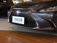 2020 300h Premium Edition 2020 300h Premium Edition Фото 19 из 50