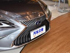 2020 300h Premium Edition 2020 300h Premium Edition Фото 13 из 50