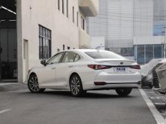 2020 300h Premium Edition 2020 300h Premium Edition Фото 12 из 175