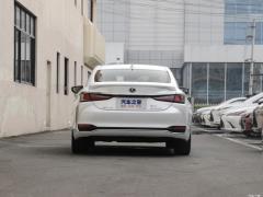 2020 300h Premium Edition 2020 300h Premium Edition Фото 13 из 175