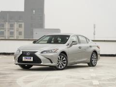 Lexus ES200 (XV70)