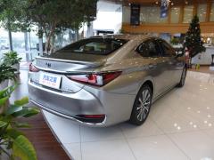 2020 300h Premium Edition 2020 300h Premium Edition Фото 18 из 266