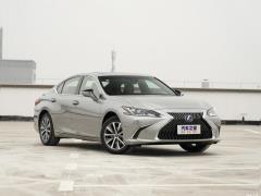 Фото Lexus ES200 (XV70)