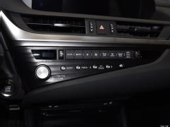 2020 260 F СПОРТ 2020 260 F SPORT Фото 17 из 45